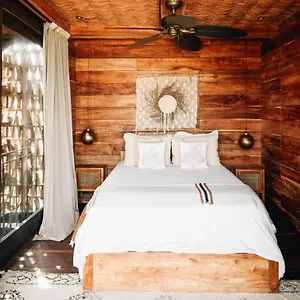 nomade-holbox.quintano-roohotels.com/